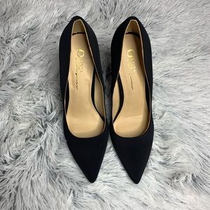 Classic Black Pointed Closed Toe Heel
